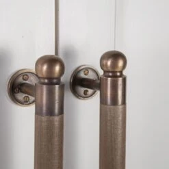 Aparador Alto Blanco 110x40x180 Cm EVEREST -Demarques Tienda aparador colonial alto blanco everest con 3 cajones 2 puertas 2 estantes 4