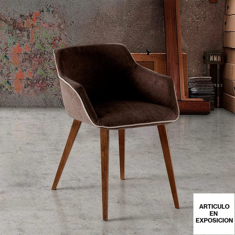 Silla Tapizada Con Reposabrazos Y Patas De Madera Cuadradas JAX B 3 Silla Tapizada Con Reposabrazos Y Patas De Madera Cuadradas JAX B