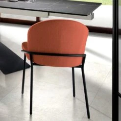 Silla De Comedor Tapizada Con Estructura Metálica EDA A -Demarques Tienda silla de comedor tapizada eda a estructura metalica 1