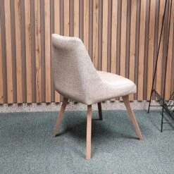 Silla Tapizada Con Patas De Madera CATANIA -Demarques Tienda silla tapizada catania 5