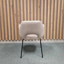 Silla Tapizada Con Brazos Y Pata Metalica DALLAS -Demarques Tienda silla tapizada con brazos y pata metalica dallas 6