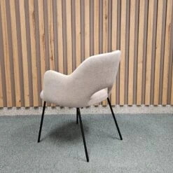 Silla Tapizada Con Brazos Y Pata Metalica DALLAS -Demarques Tienda silla tapizada con brazos y pata metalica dallas 7