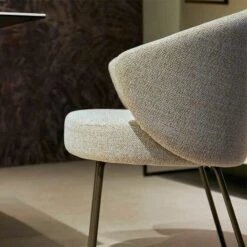 Silla Tapizada Con Pie Metalico GAVI -Demarques Tienda silla tapizada con pie metalico gavi 2