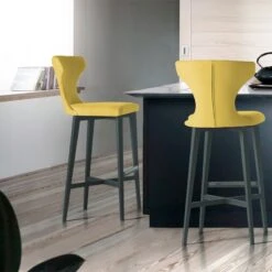 Sophie - Taburete Alto Tapizado Con Patas De Madera -Demarques Tienda taburete sophie 2