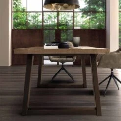 Mesa De Comedor Roble Envejacido Y Patas Metalicas WOOD GATE -Demarques Tienda wood mesa de comedor roble materico y patas metalicas gate 5