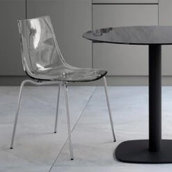 Silla De Cocina En Policarbonato Y Patas Metalicas YANKY -Demarques Tienda yanky silla asiento de policarbonato patas acero 2